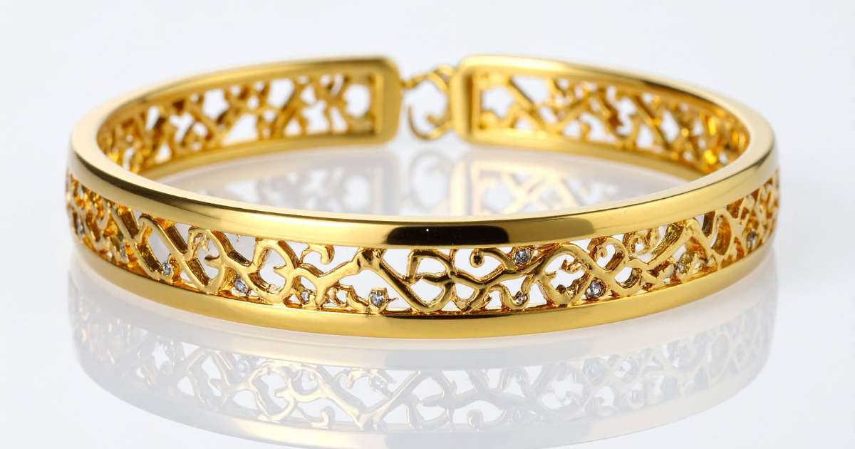 Braceletes em Ouro 18k e 10k: Estilo, Inovação e Valor no Mercado Atual